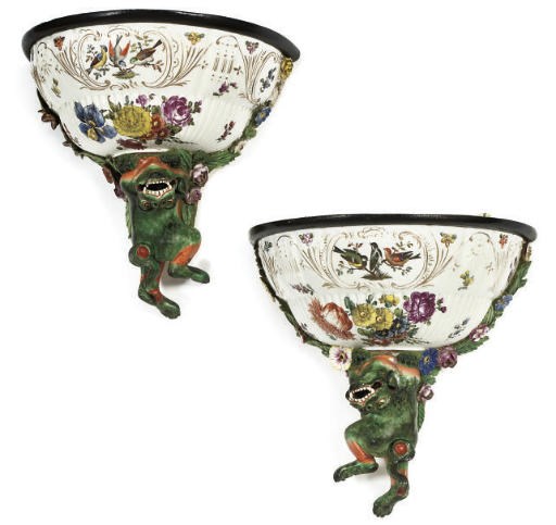 A PAIR OF CONTINENTAL COMPOSITE PORCELAIN LOBED D-SHAPED WALL BRACKETS