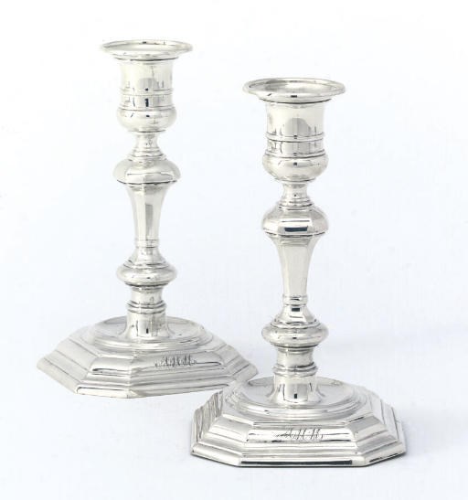 A PAIR OF GEORGE I STYLE SILVER TABLE CANDLESTICKS (LOADED)