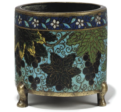 A RARE CLOISONNÉ ENAMEL TRIPOD CENSER