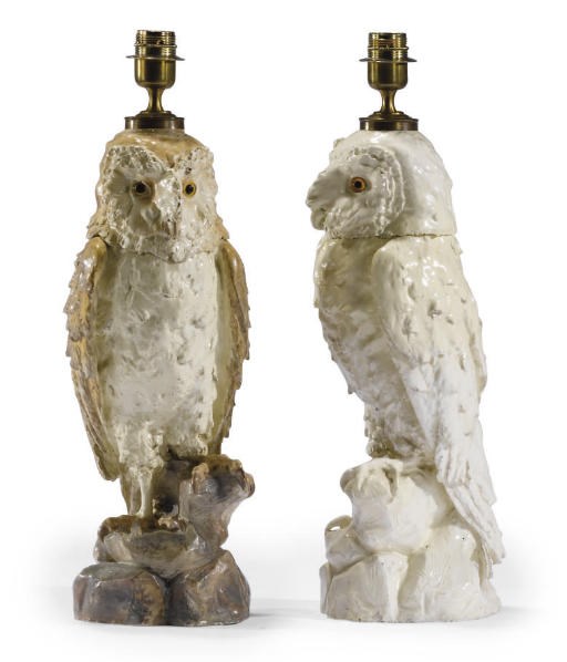 A PAIR OF PORCELAIN TABLE LAMPS MODELLED WITH OWLS