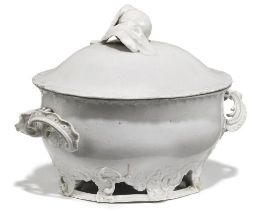 A VENICE (COZZI) WHITE PORCELAIN TWO-HANDLED TUREEN AND COVER