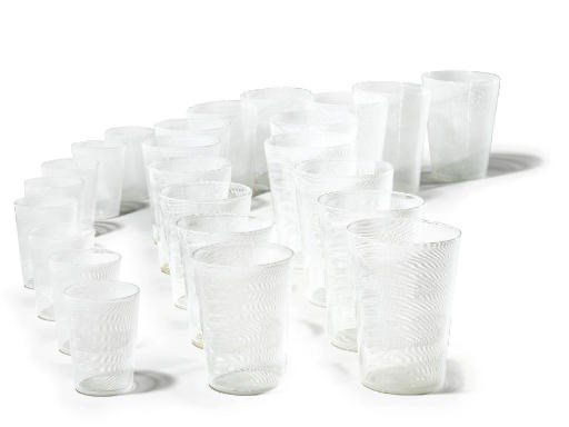 A SET OF VENINI 'FILO-CONTINUO' GLASS TUMBLERS