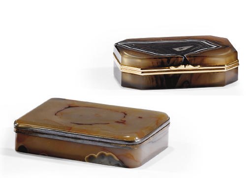 A CONTINENTAL GOLD-MOUNTED AGATE SNUFFBOX AND AN ITALIAN SILVER-GILT MOUNTED EXAMPLE