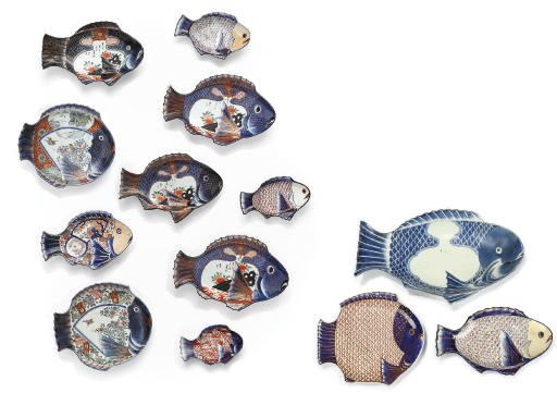 A GROUP OF THIRTEEN JAPANESE DISHES
