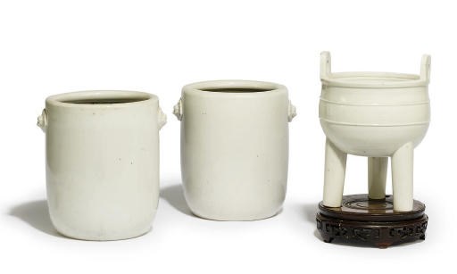 A GROUP OF CHINESE MONOCHROME PORCELAIN