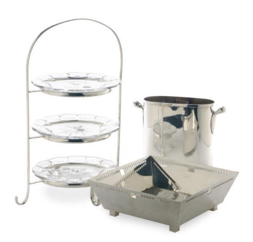 A GROUP OF SILVER, SILVER-PLATED, AND METAL TABLEWARES,