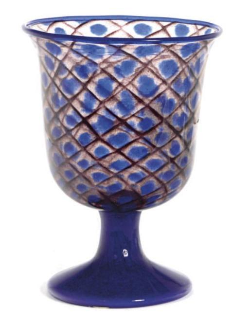AN INTERNALLY DECORATED GLASS VASE,