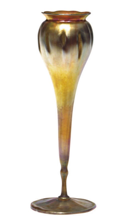 AN AMERICAN FAVRILE GLASS FLORIFORM VASE,