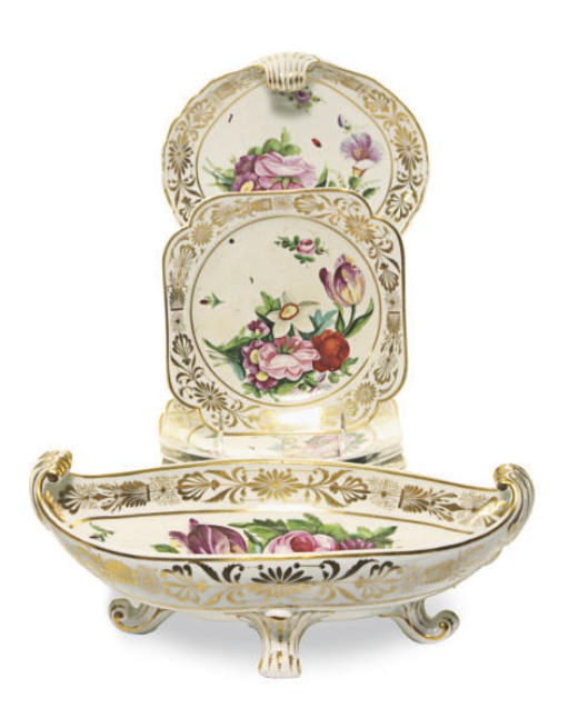 AN ASSEMBLED ENGLISH PORCELAIN PART DESSERT SERVICE,