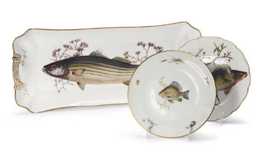 A LIMOGES PORCELAIN PART FISH SERVICE AND EIGHTEEN ITALIAN PORCELAIN FISH PLATES,