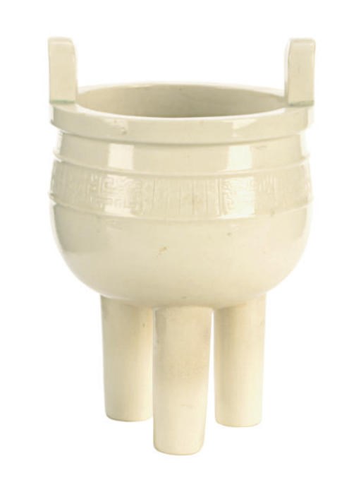 A CHINESE BLANC DE CHINE ARCHAISTIC TRIPOD CENSER,