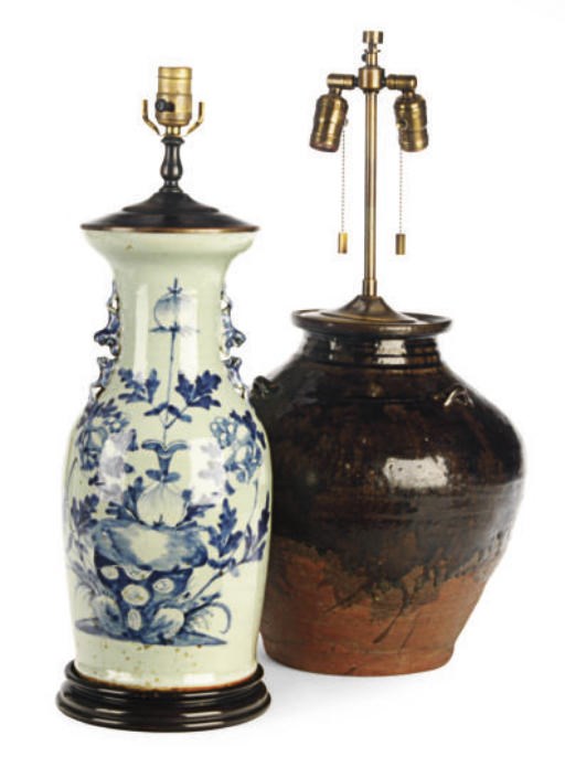 A CHINESE BLUE AND WHITE PORCELAIN TWO-HANDLED VASE AND A BLACK-GLAZED GLOBULAR VASE,