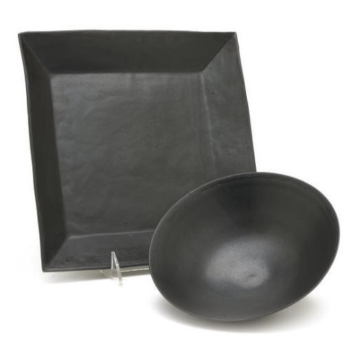 A BLACK-GLAZED TEA SERVICE AND JAPANESE LACQUER WARES,