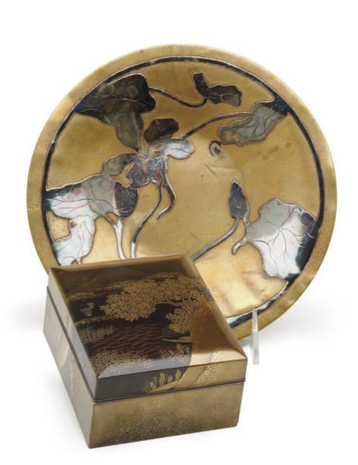 AN AMERICAN SILVER-INLAID ART NOUVEAU STYLE BRONZE DISH AND A GROUP OF JAPANESE LACQUER TABLEWARES,