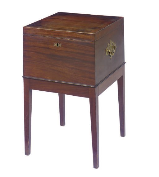 AN AMERICAN FEDERAL MAHOGANY CELLARETTE ON STAND,