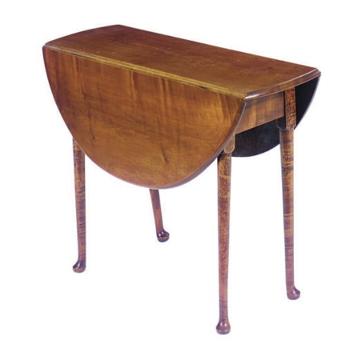 AN AMERICAN QUEEN ANNE MAPLE DROP-LEAF TABLE,