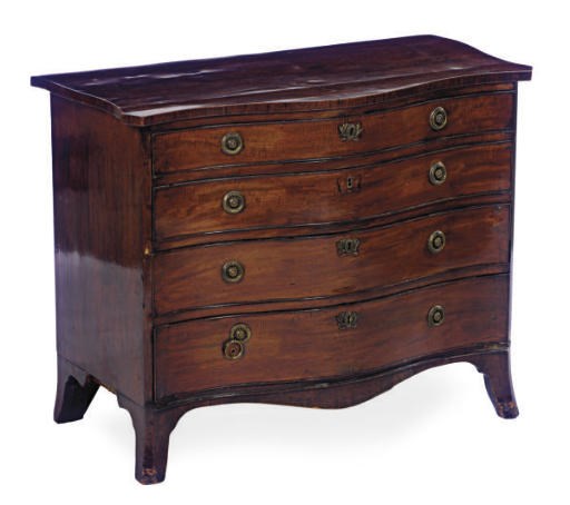 A GEORGE III MAHOGANY SERPENTINE CHEST OF DRAWERS,