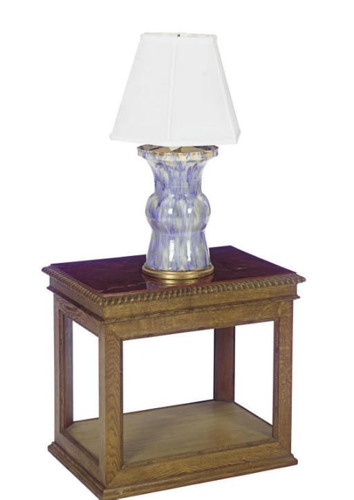 AN OAK AND RED LACQUERED SIDE TABLE TOGETHER WITH AN ASSORTMENT OF DECORATIVE OBJECTS,