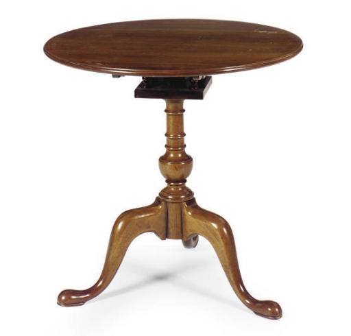 AN ENGLISH MAHOGANY TRIPOD TABLE,