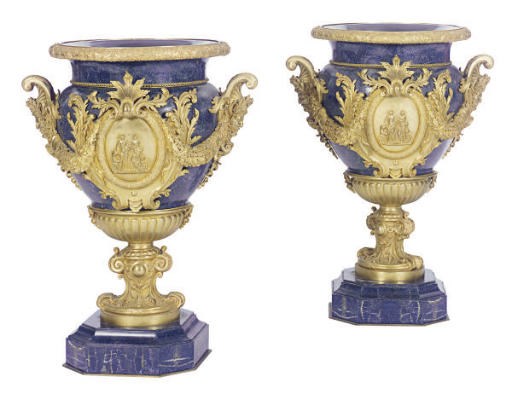 A PAIR OF GILT-BRONZE MOUNTED LAPIS LAZULI URNS,