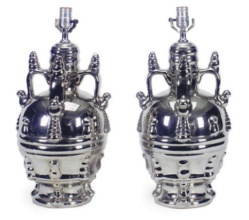 A PAIR OF ITALIAN SILVERED PLASTER TABLE LAMPS,
