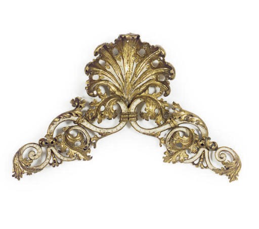 A GILTWOOD ARCHITECTURAL ELEMENT,