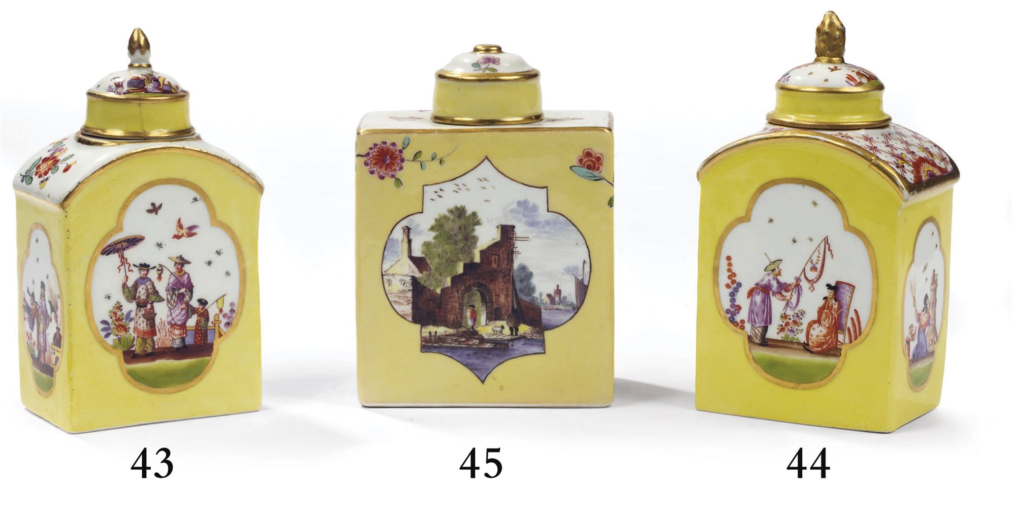 BOITE A THE EN PORCELAINE DE MEISSEN DU XVIIIEME SIECLE ET UN COUVERCLE