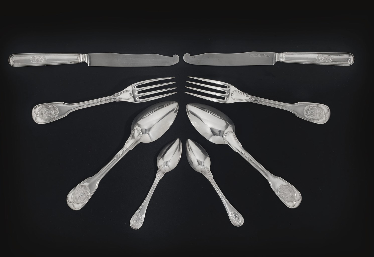 RARE ENSEMBLE DE COUVERTS EN ARGENT AUX ARMES DE NAPOLEON Ier