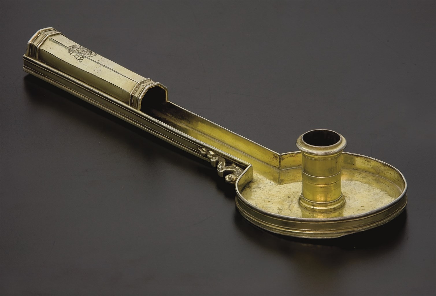 RARE BOUGEOIR EPISCOPAL EN VERMEIL