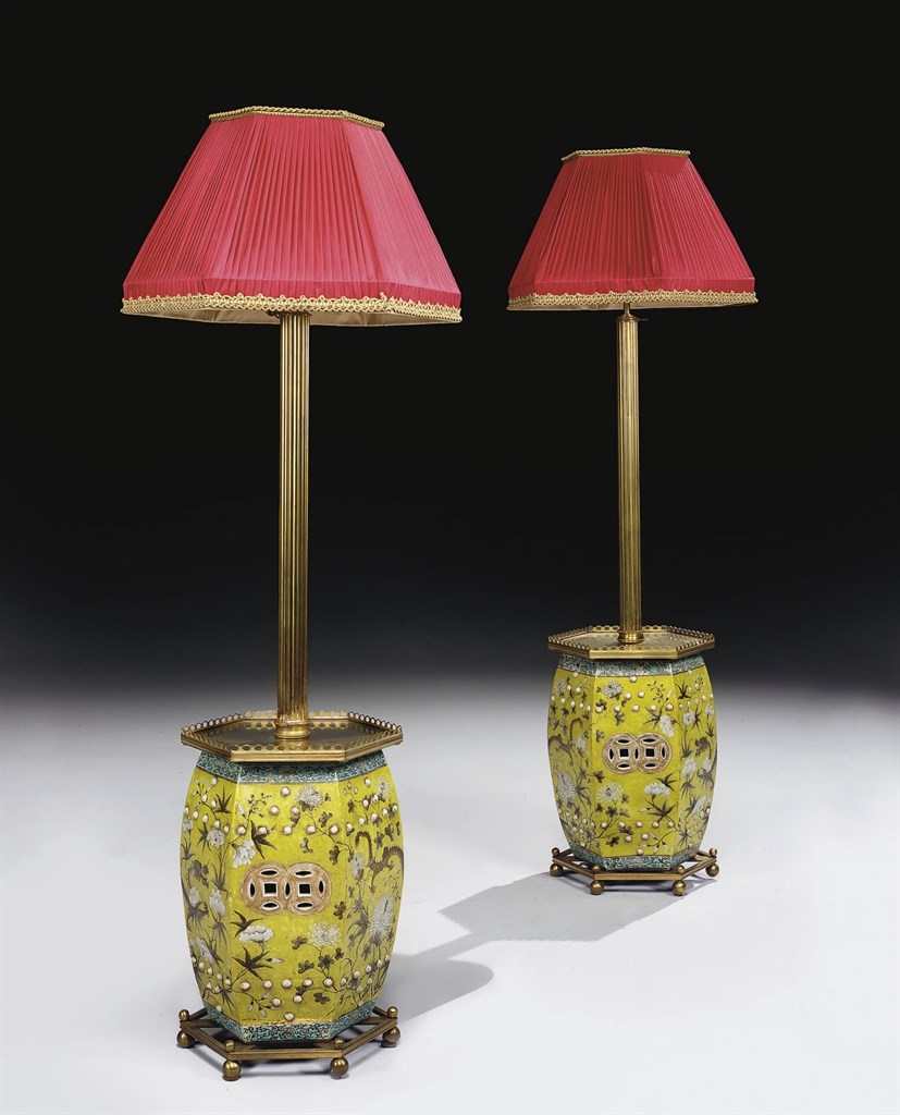 PAIRE DE LAMPADAIRES DE STYLE NAPOLEON III