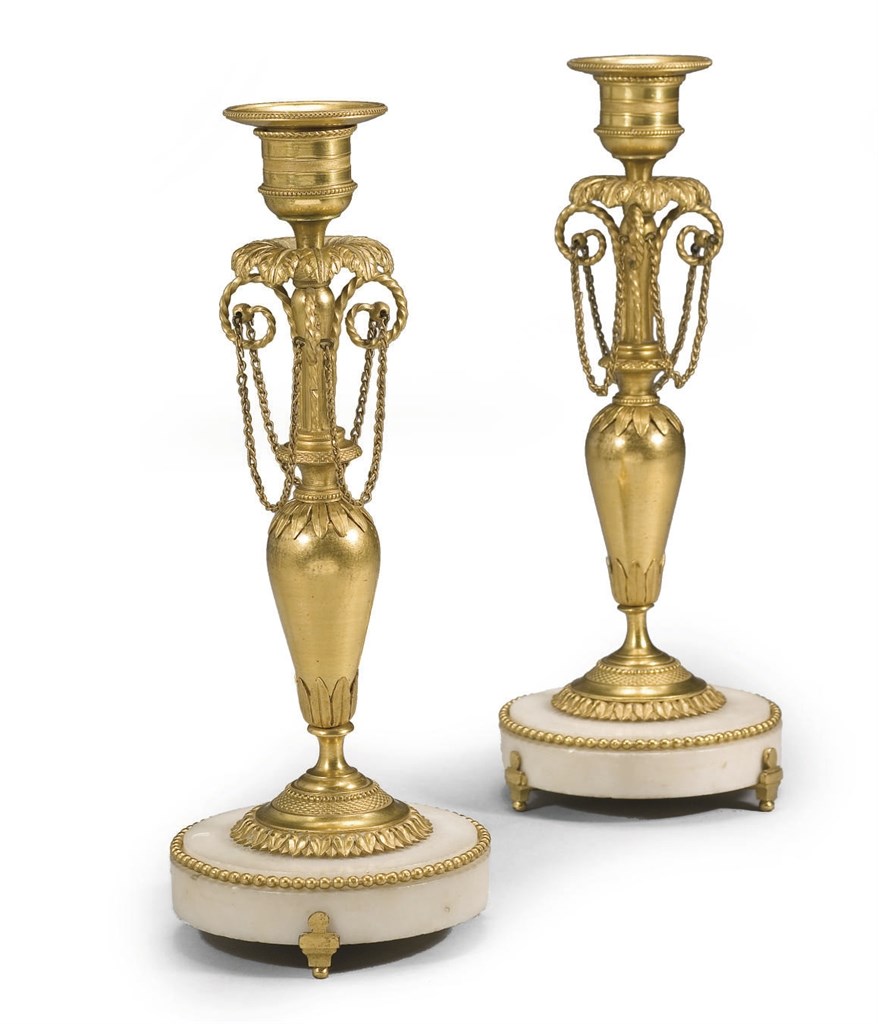 PAIRE DE BOUGEOIRS D'EPOQUE LOUIS XVI