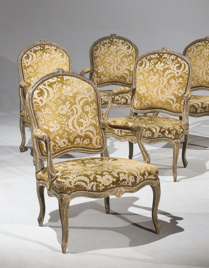 SUITE DE CINQ FAUTEUILS D'EPOQUE LOUIS XV