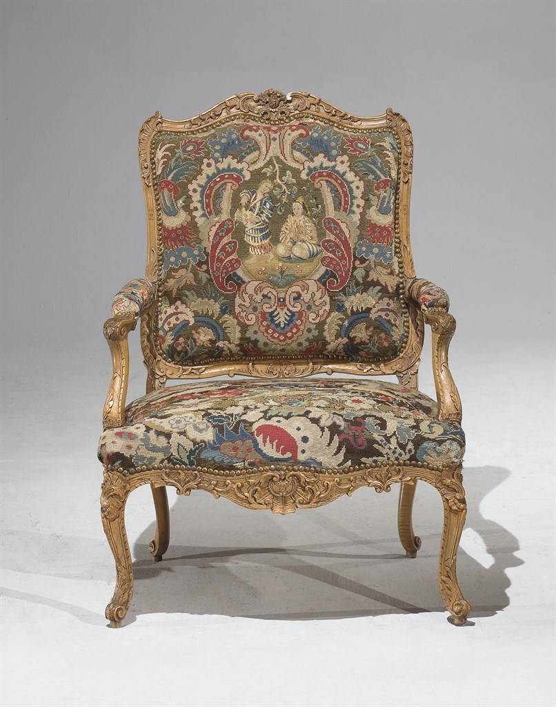 FAUTEUIL A LA REINE D'EPOQUE REGENCE