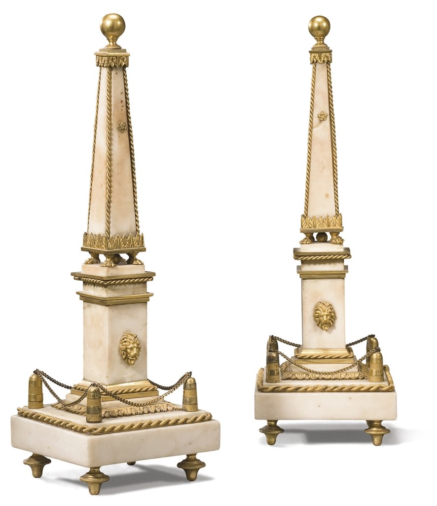 PAIRE D'OBELISQUES D'EPOQUE NEOCLASSIQUE