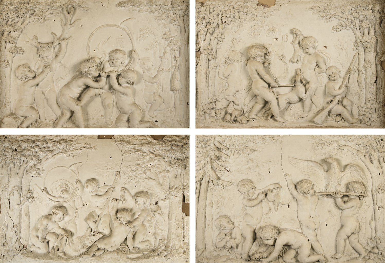 DEUX PAIRES DE LINTEAUX DE STYLE LOUIS XVI