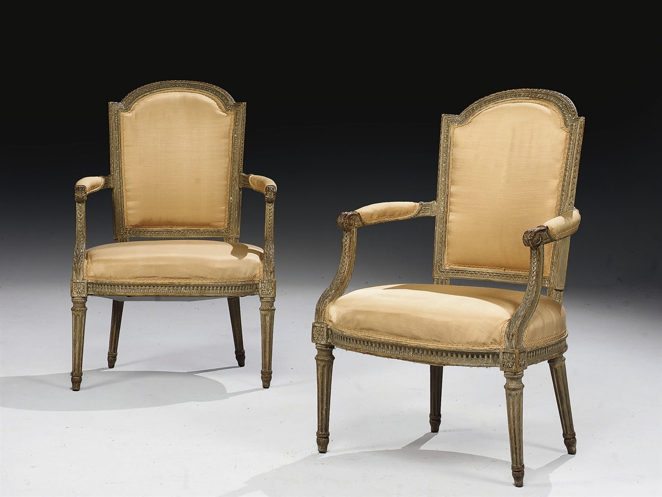 PAIRE DE BERGERES EN CABRIOLET D'EPOQUE LOUIS XVI