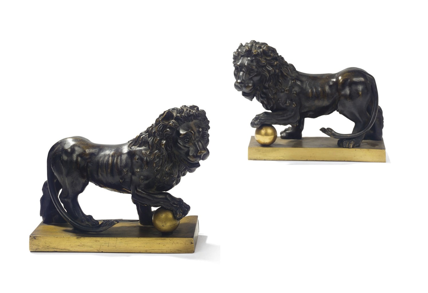 PAIRE DE LIONS DU XIXEME SIECLE