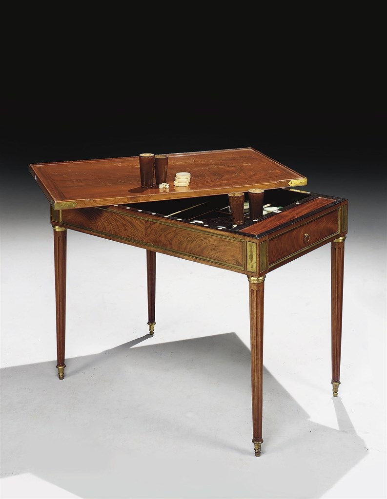TABLE TRIC-TRAC FORMANT TABLE A ECRIRE D'EPOQUE LOUIS XVI