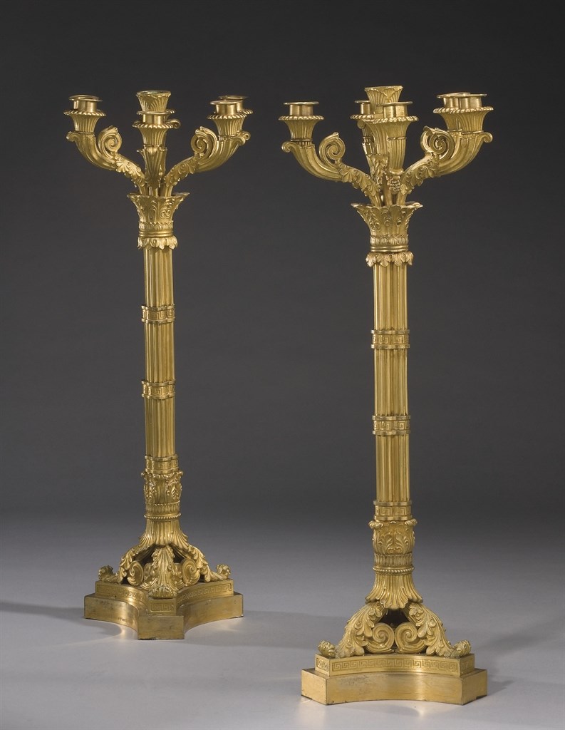 PAIRE DE CANDELABRES D'EPOQUE RESTAURATION