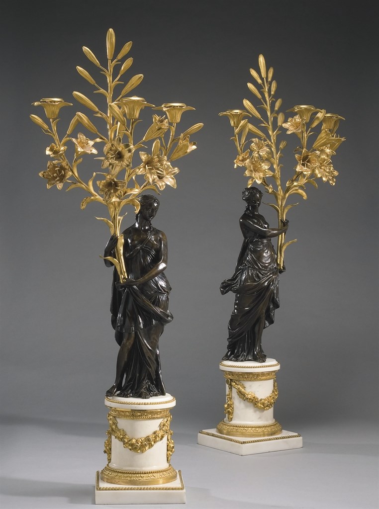 PAIRE DE CANDELABRES D'EPOQUE LOUIS XVI