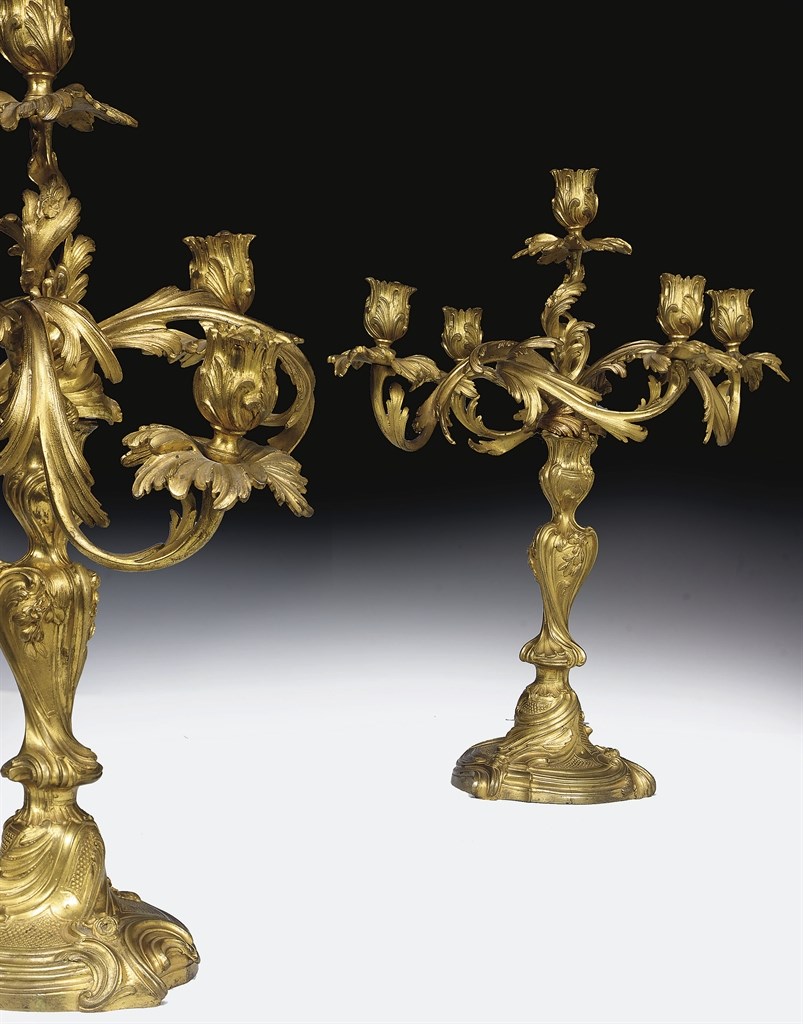 PAIRE DE CANDELABRES D'EPOQUE LOUIS XV