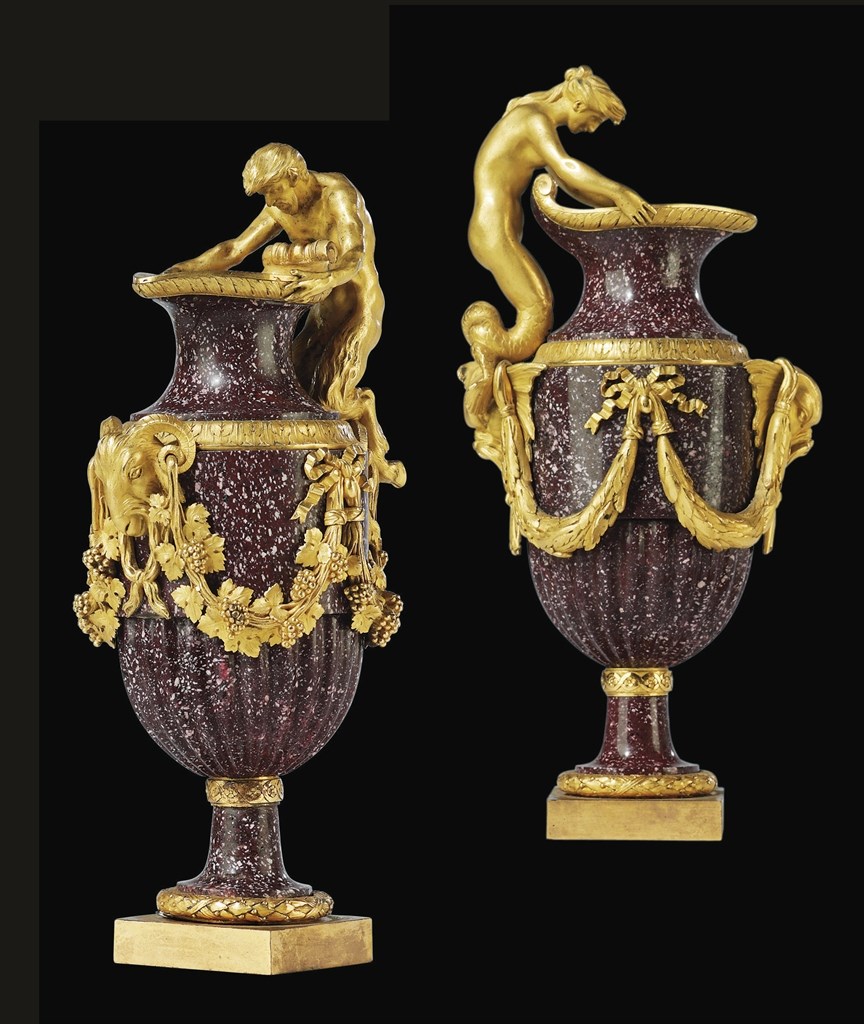 EXCEPTIONNELLE PAIRE D'AIGUIERES SYMBOLISANT LE VIN ET L'EAU D'EPOQUE LOUIS XVI