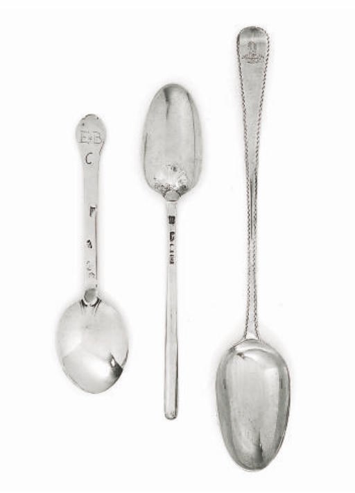 A GEORGE III SILVER SHELL-BACK MARROW SPOON,