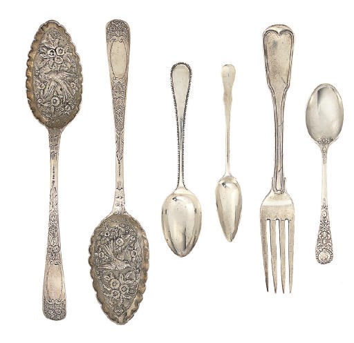A MIXED GROUP OF SILVER FLATWARE,