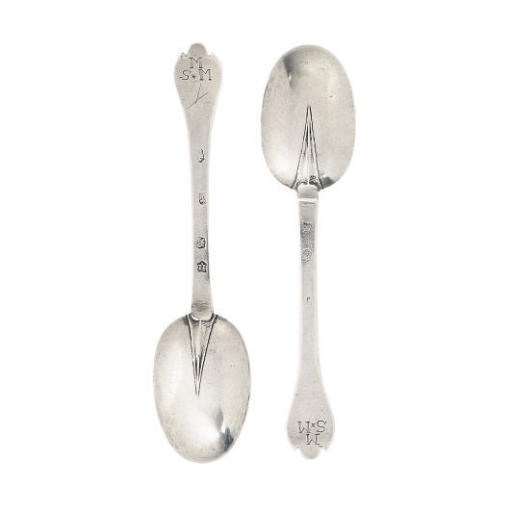 A PAIR OF WILLIAM & MARY SILVER TREFID SPOONS,