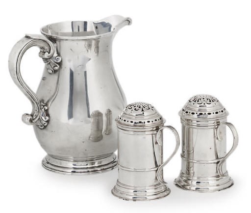 A 20TH CENTURY SILVER REPRODUCTION OF A GEORGE II BEER JUG,