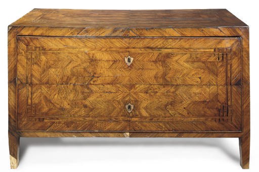 AN ITALIAN WALNUT AND PARQUETRY COMMODE