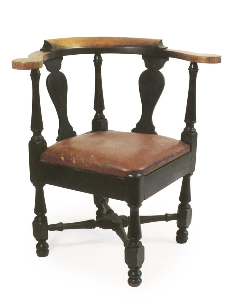A QUEEN ANNE MAPLE CORNER CHAIR
