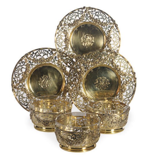 AN AMERICAN SET OF EIGHTEEN SILVER-GILT FINGERBOWLS AND STANDS WITH FOURTEEN CUT GLASS LINERS,