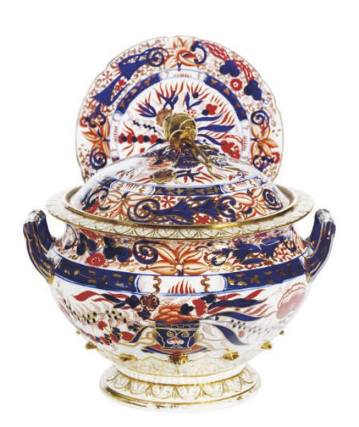 AN ASSEMBLED ENGLISH PORCELAIN PART DINNER SERVICE,